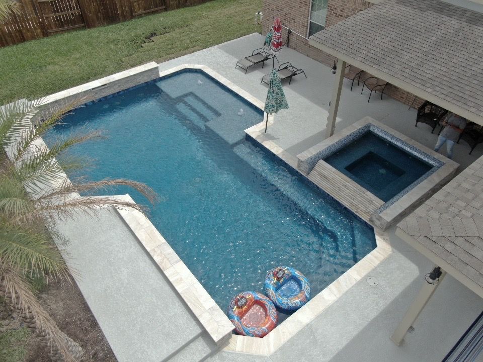 swimming pool plaster River Oaks TX